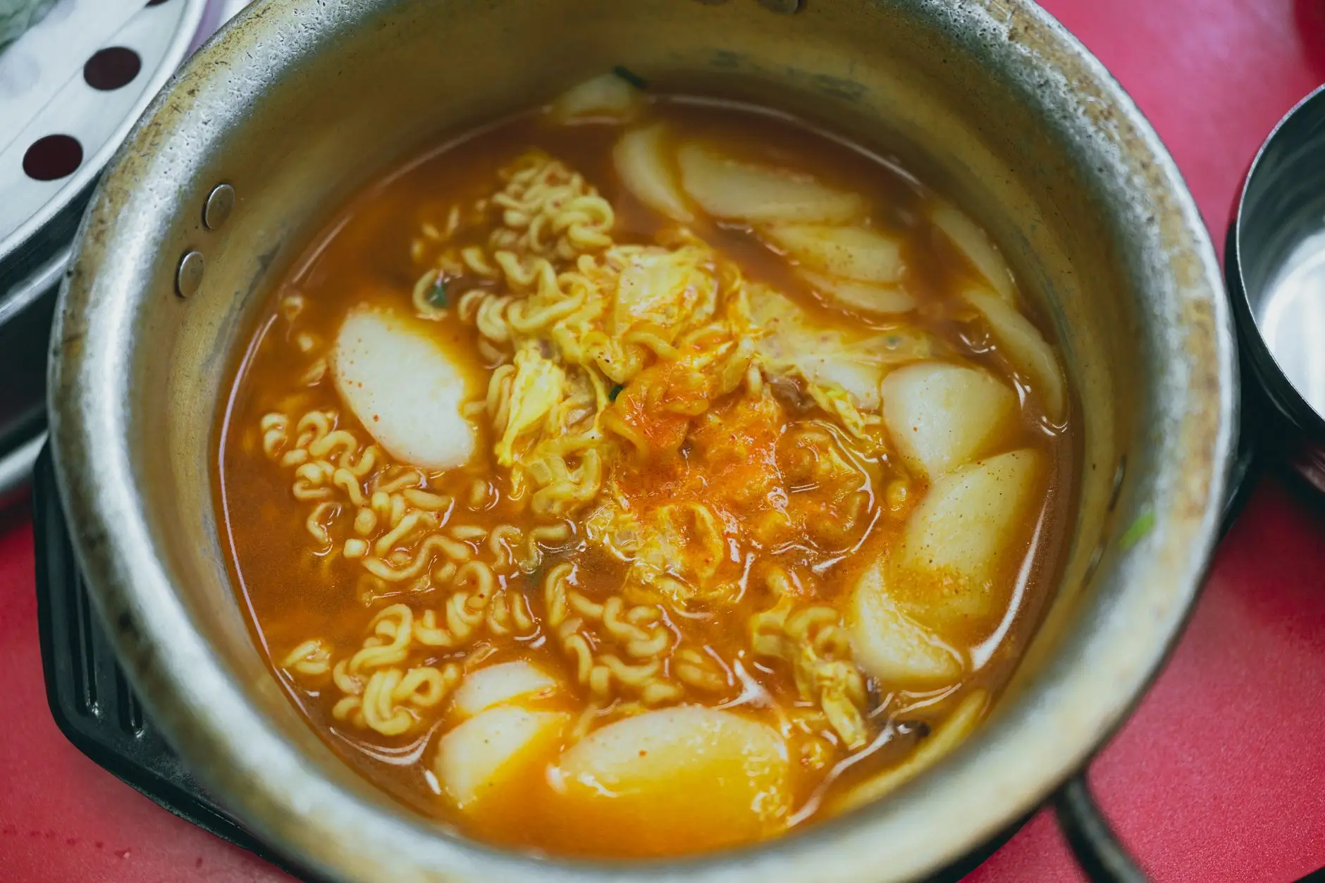 외국인관광객 2천만 시대. 우리 숙소는 그들에게 매력적인가? - traditional Korean tteokbokki cooking experience for tourists