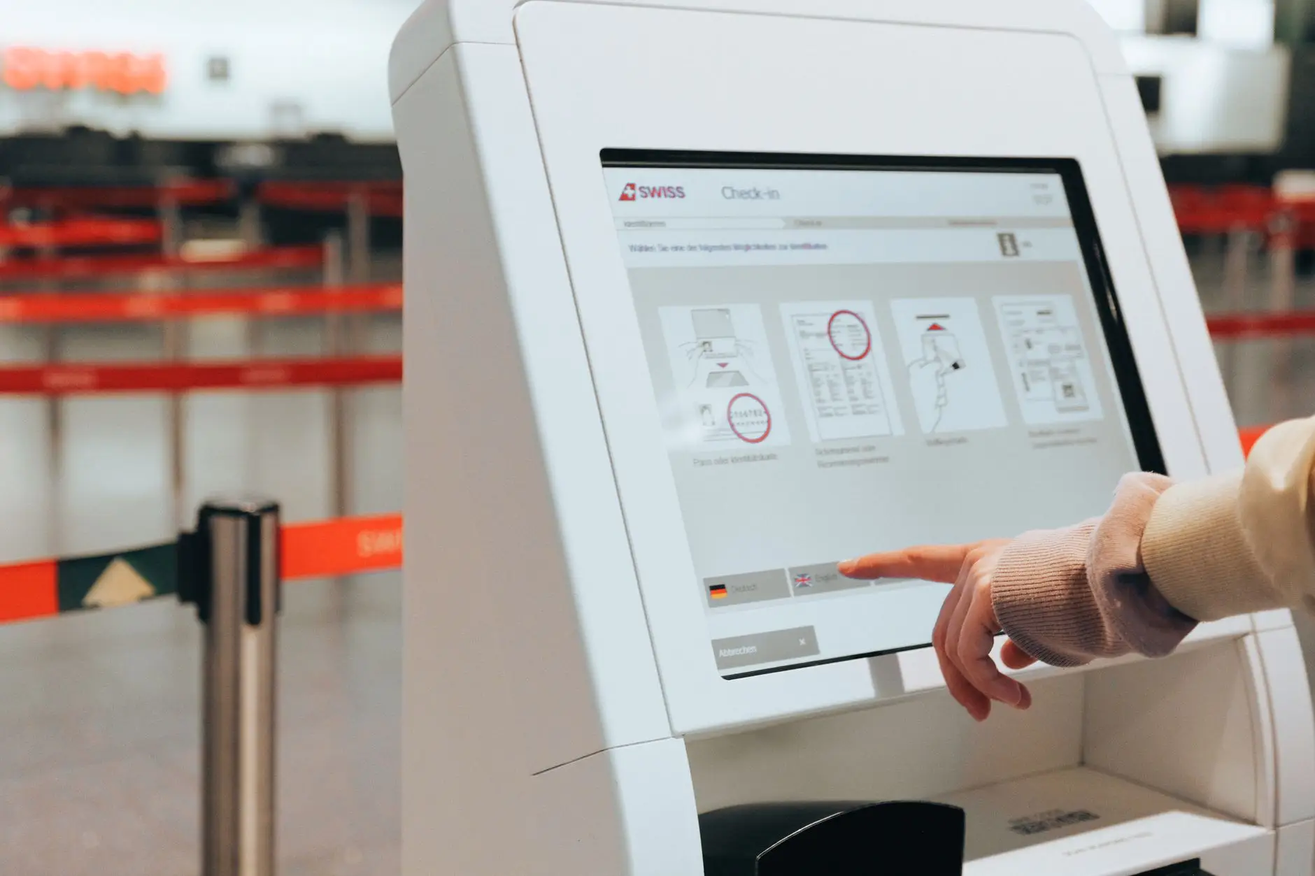 인천공항 새 역사…국제선 여객'세계 1위' - airport self check-in kiosk passenger