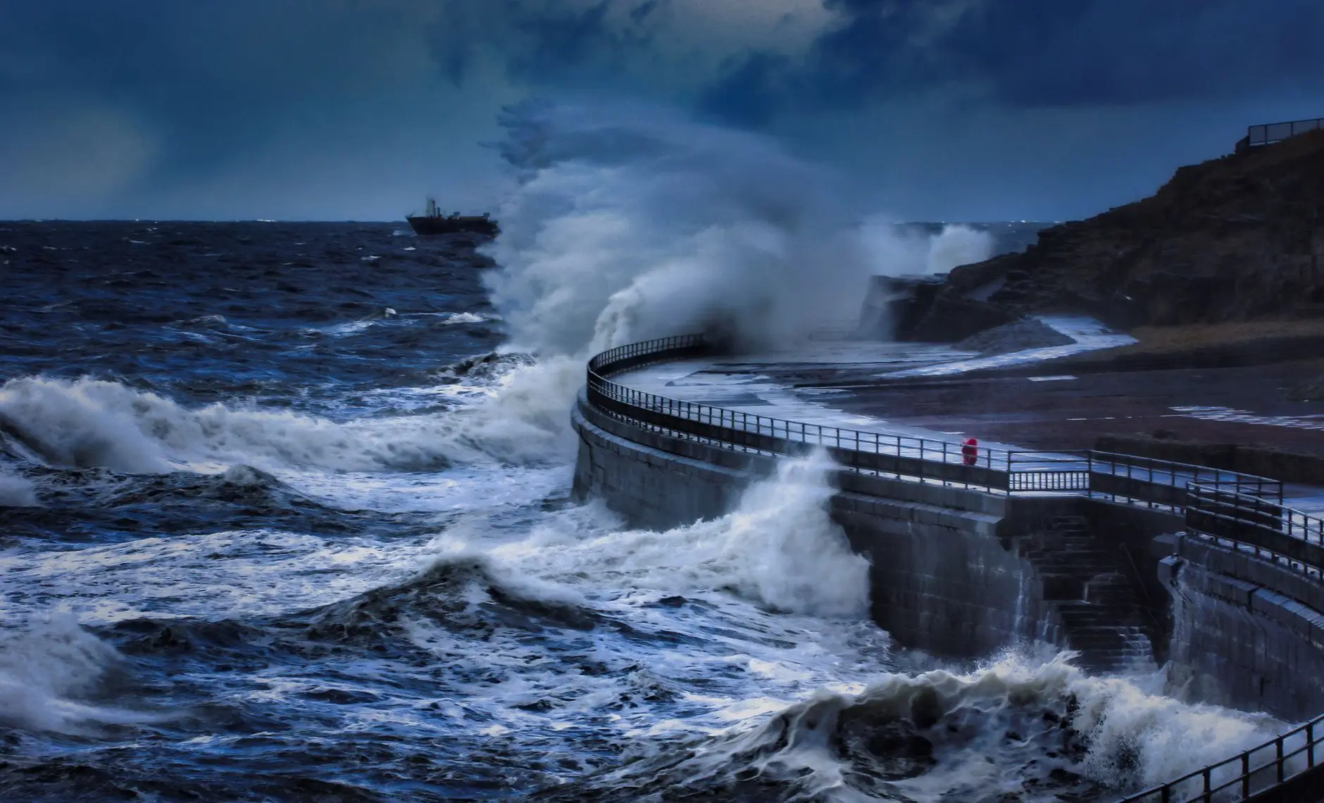 '경제 삼키는 재앙' 무서운 경고…한국에'34조 청구서' 온다 - storm surge damage seawall port infrastructure
