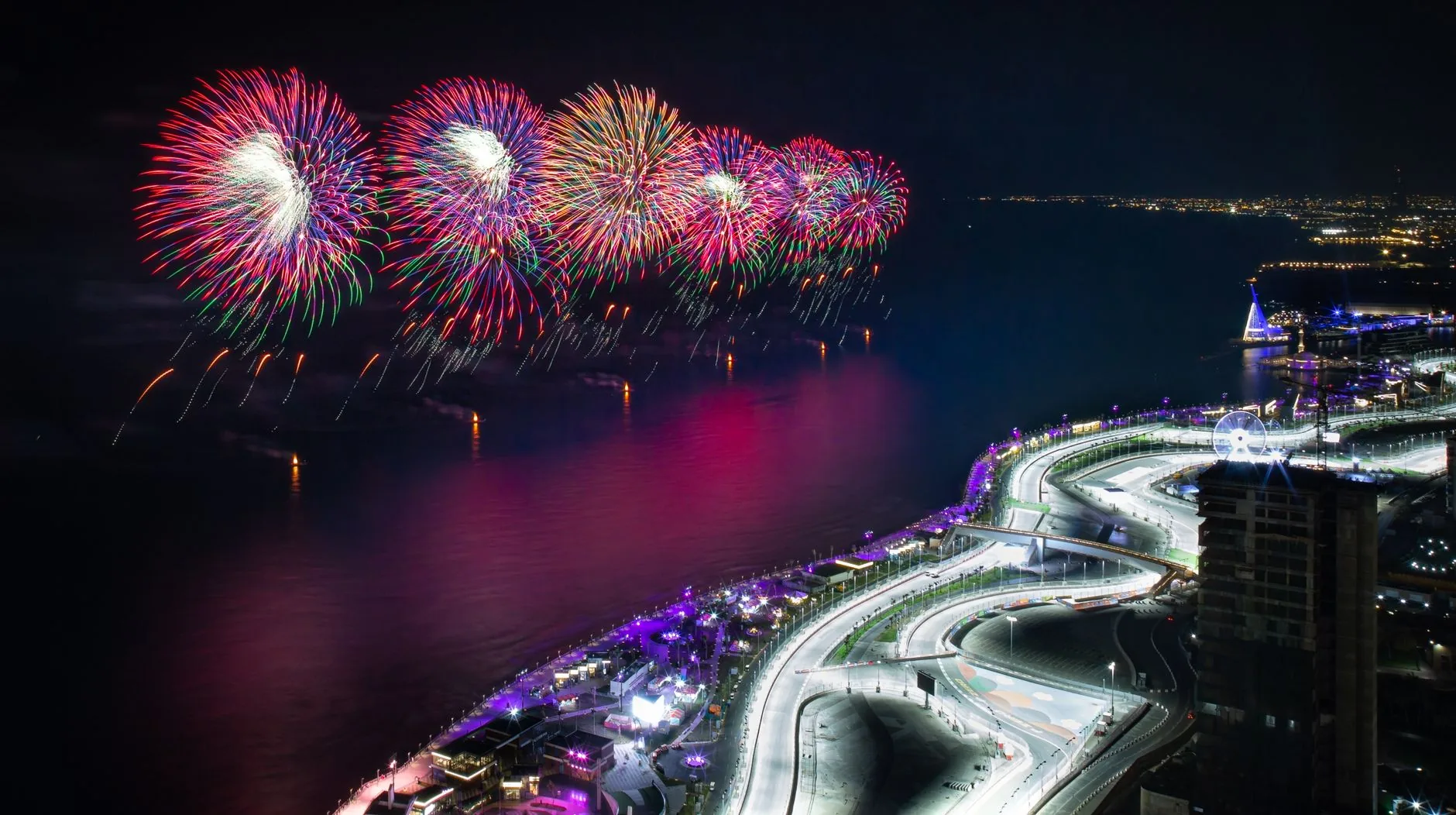 BTS 얼굴값이 얼만데…부산 밤하늘 ‘글로벌 캔버스’ 만든 비결 - fireworks drone display coastal city night